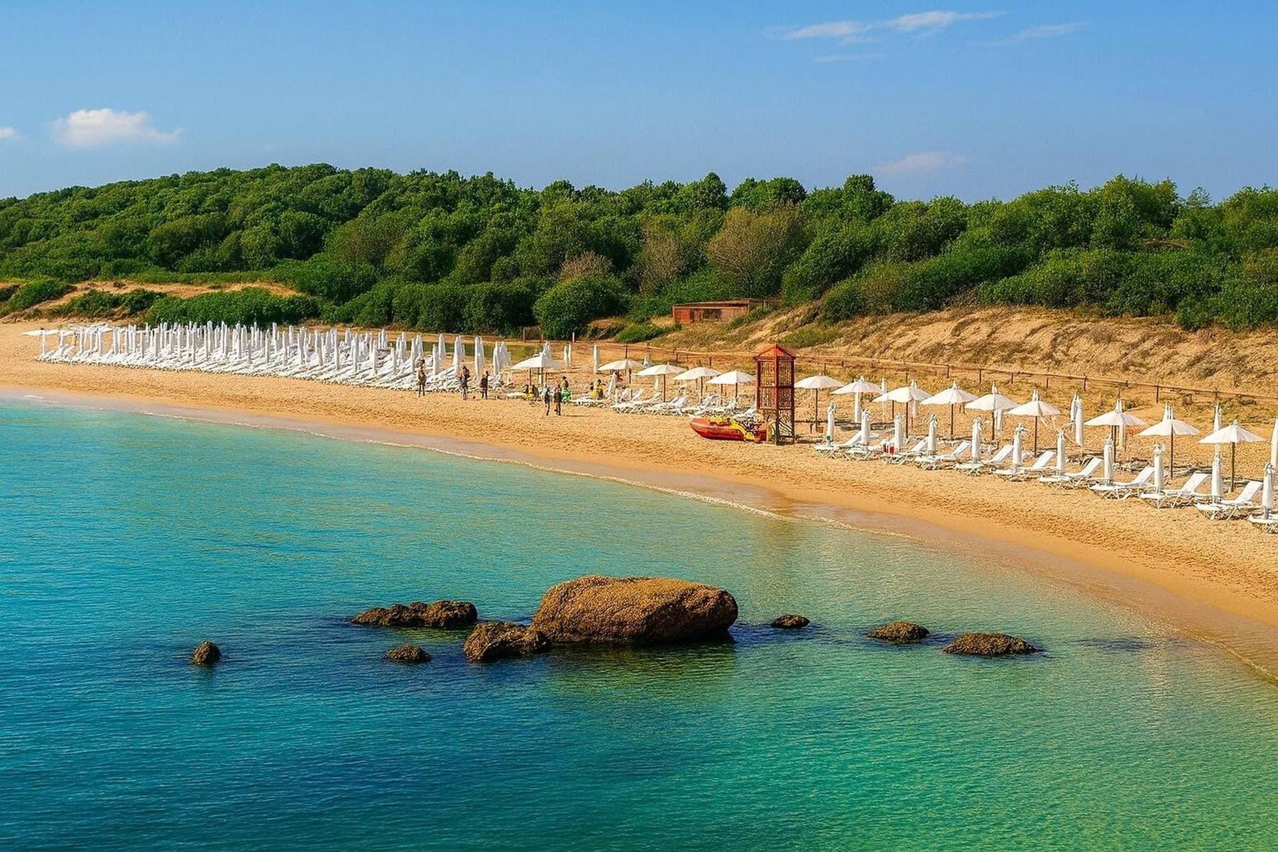 La spiaggia di Capo Piccolo vicino alla villa